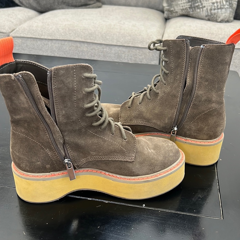 Boots!!😍